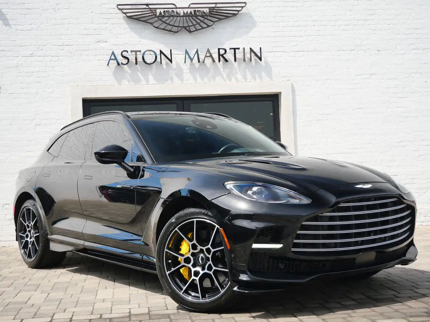 2023 Aston Martin DBX 4.0 V8 707 AWD's photo