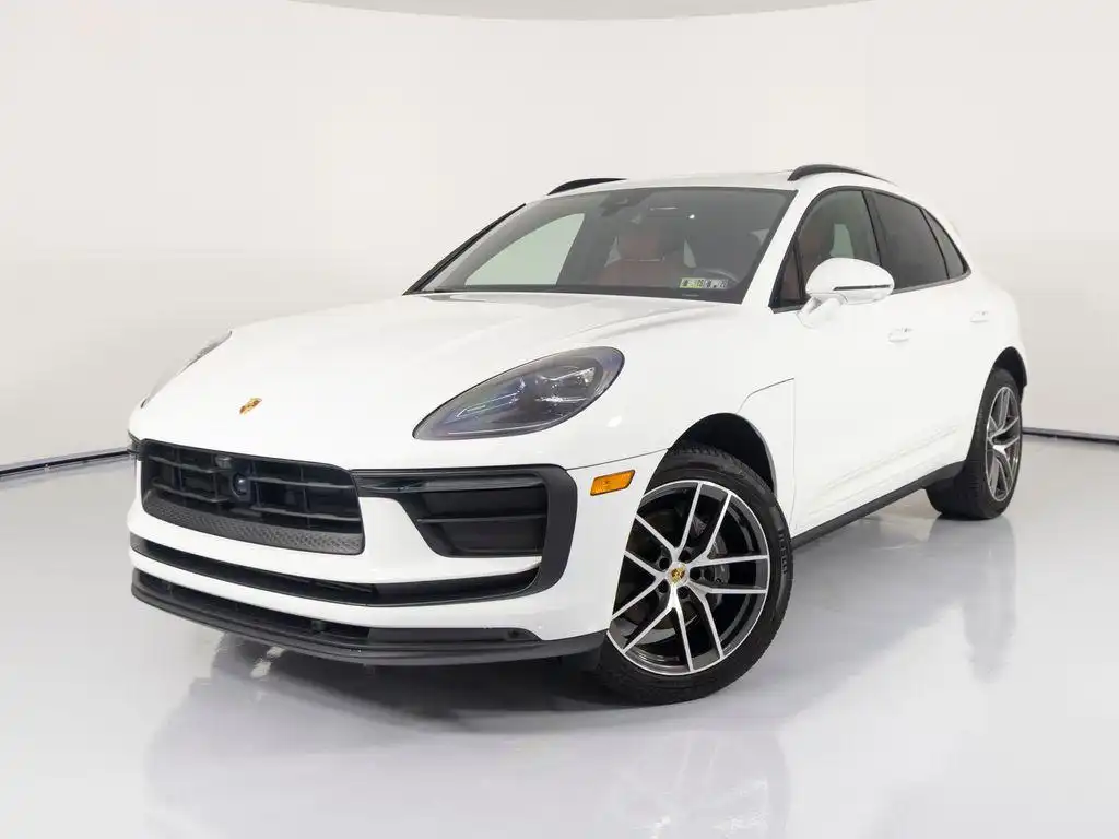 2024 Porsche Macan Base's photo