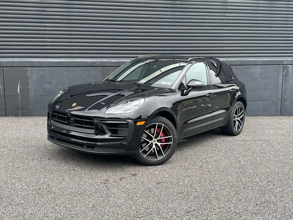 2023 Porsche Macan S's photo