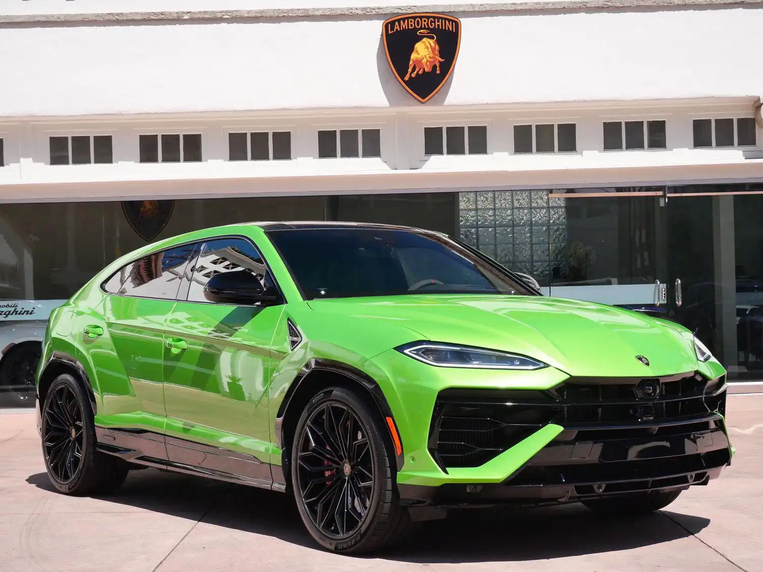 2026 Lamborghini Urus 4.0 V8 PHEV SE's photo