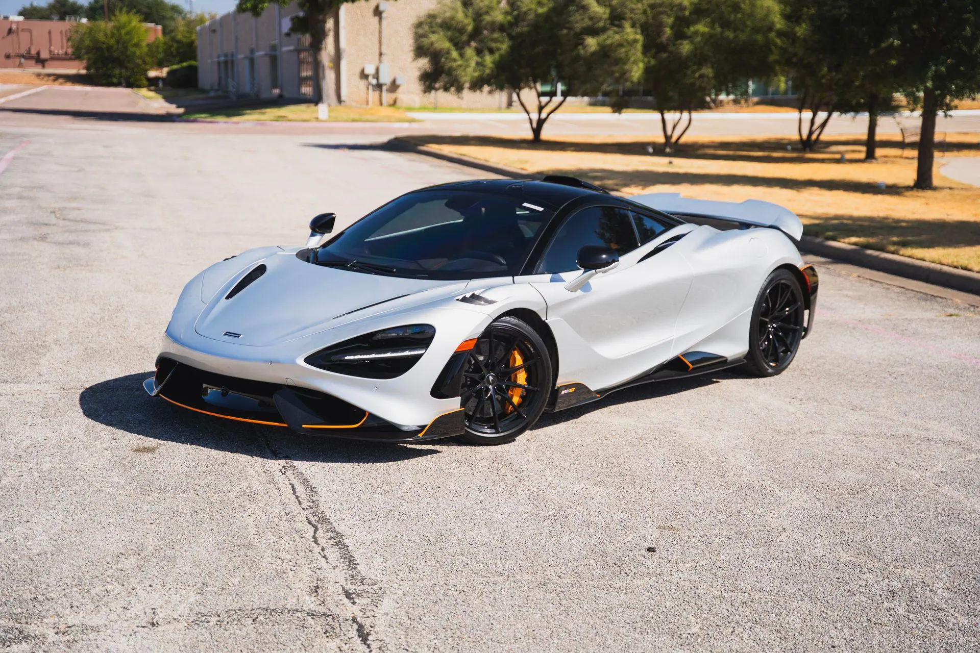 2021 McLaren 765LT Base photo 3