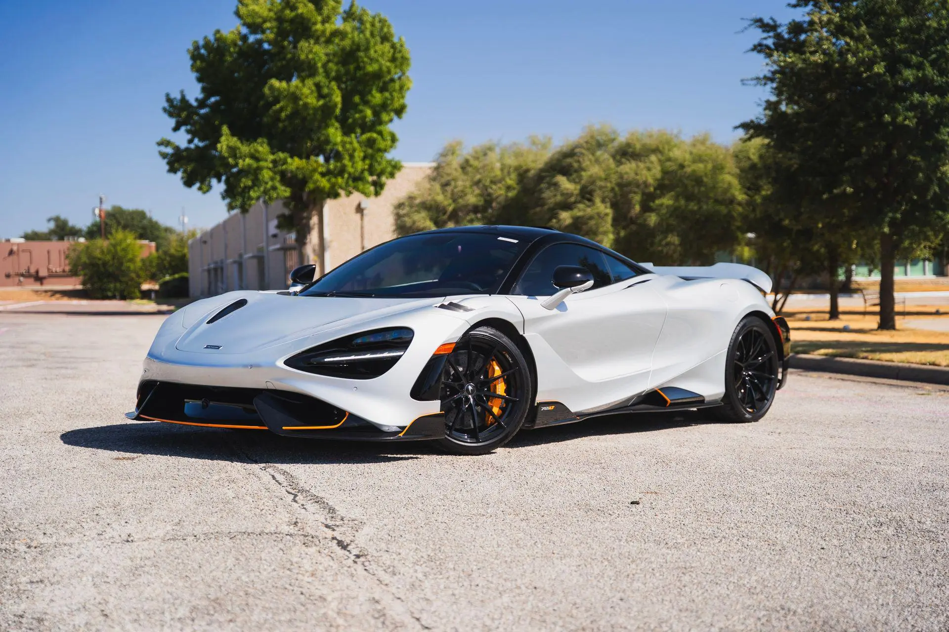 2021 McLaren 765LT Base photo 4