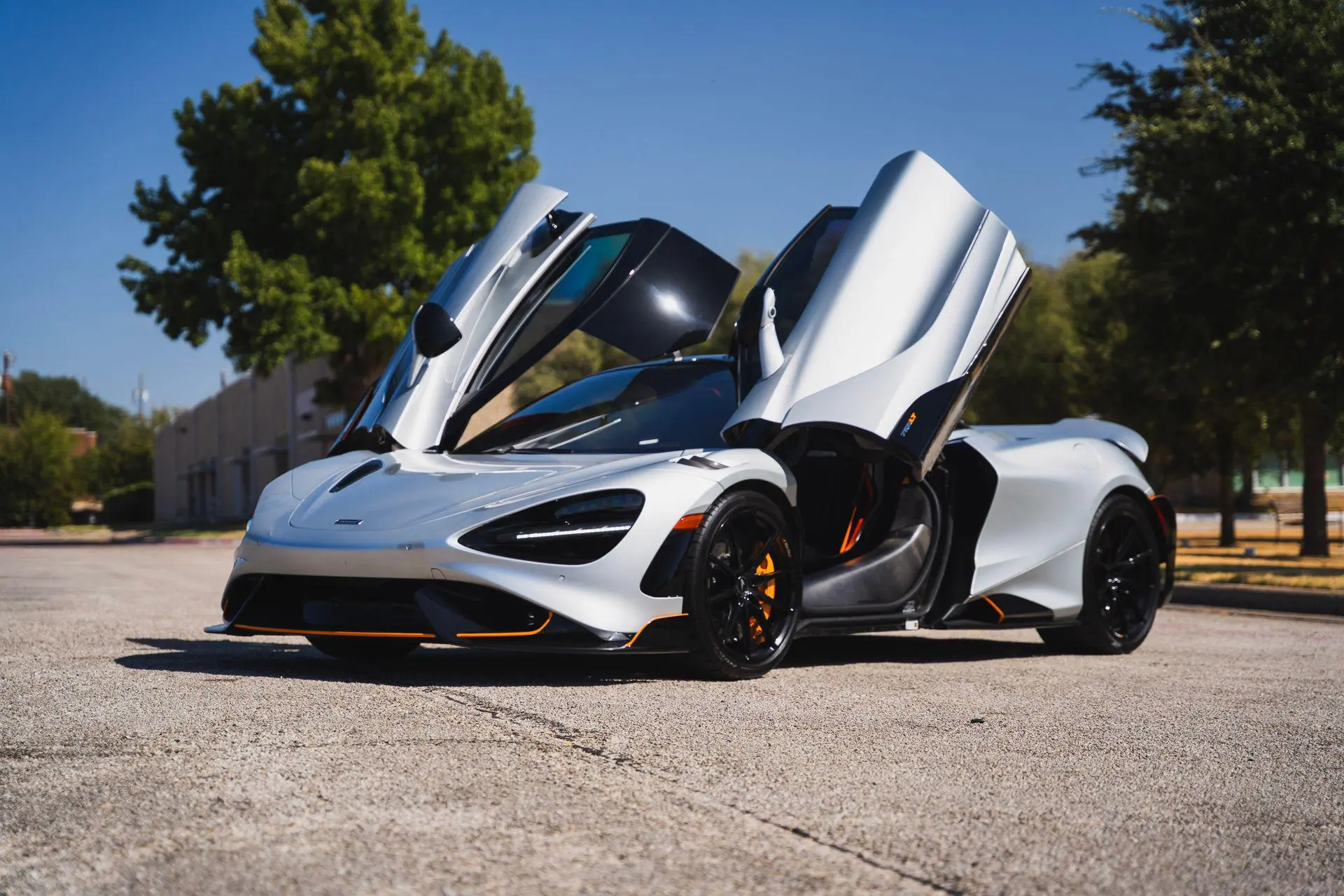 2021 McLaren 765LT Base photo 5