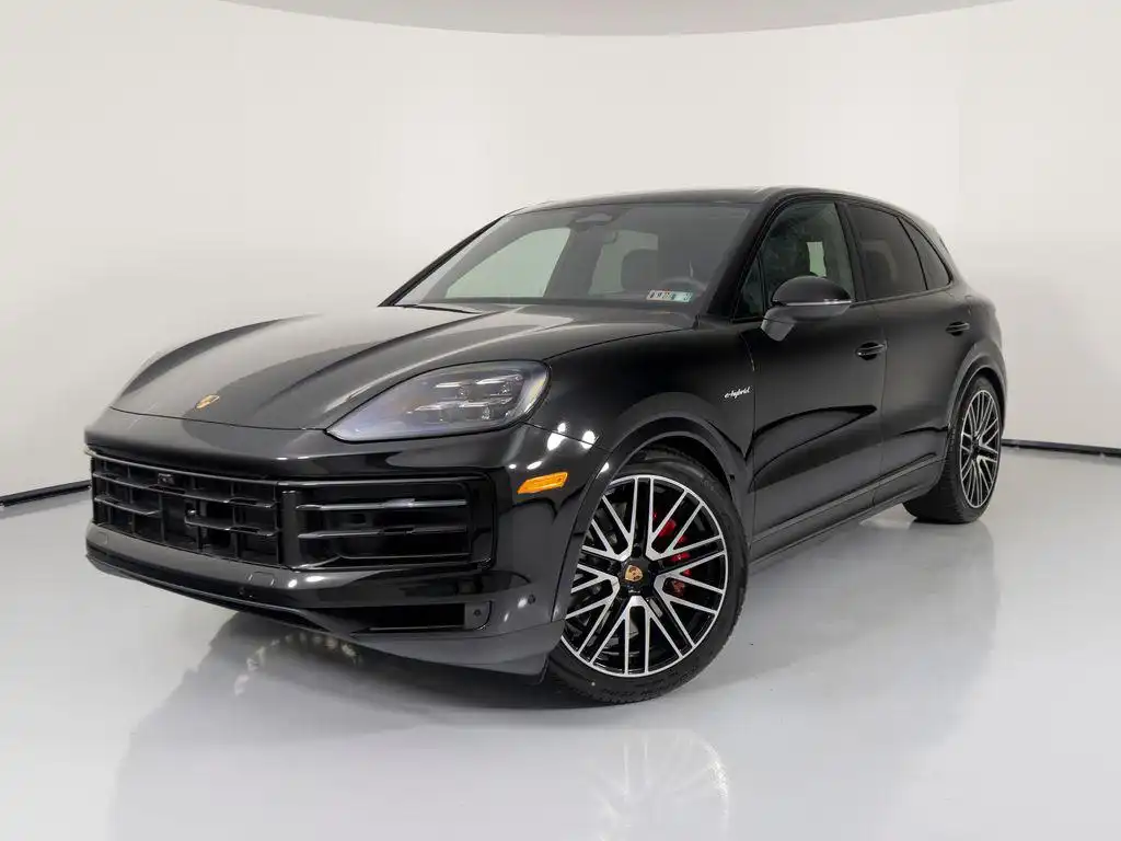 2026 Porsche Cayenne S E-Hybrid's photo