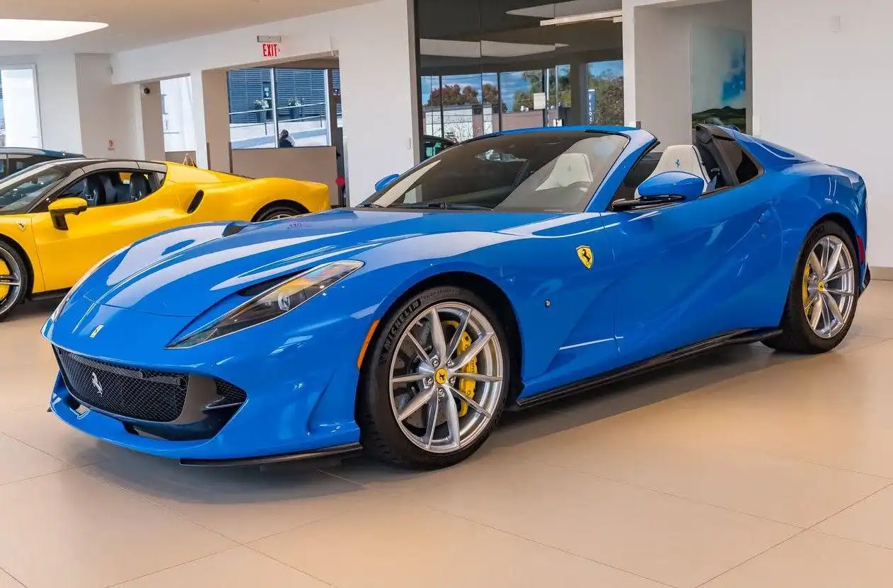 2022 Ferrari 812 Base's photo