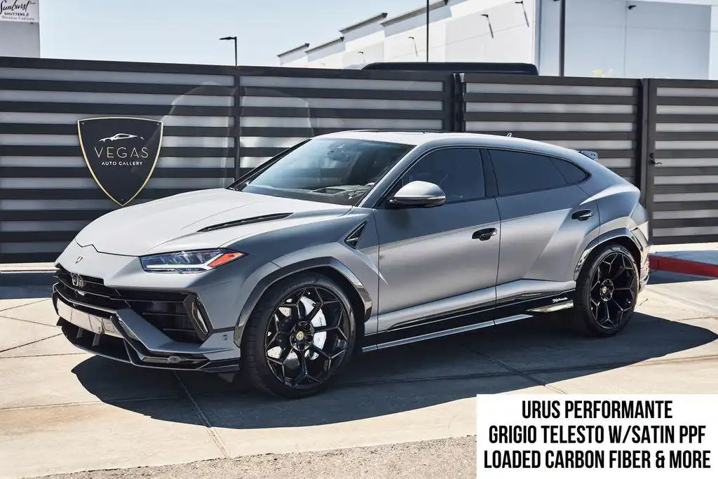 2023 Lamborghini Urus 4.0 V8 Performante's photo