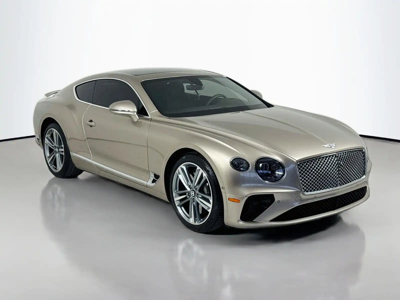 2023 Bentley Continental GT V8 Mulliner's photo