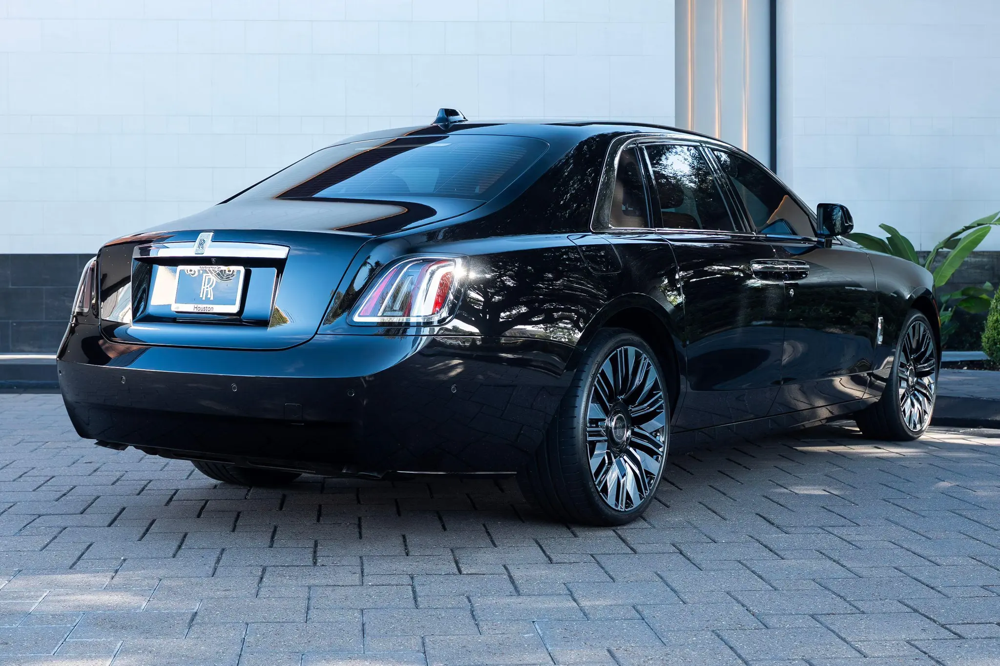 2027 Rolls-Royce Ghost Base photo 3