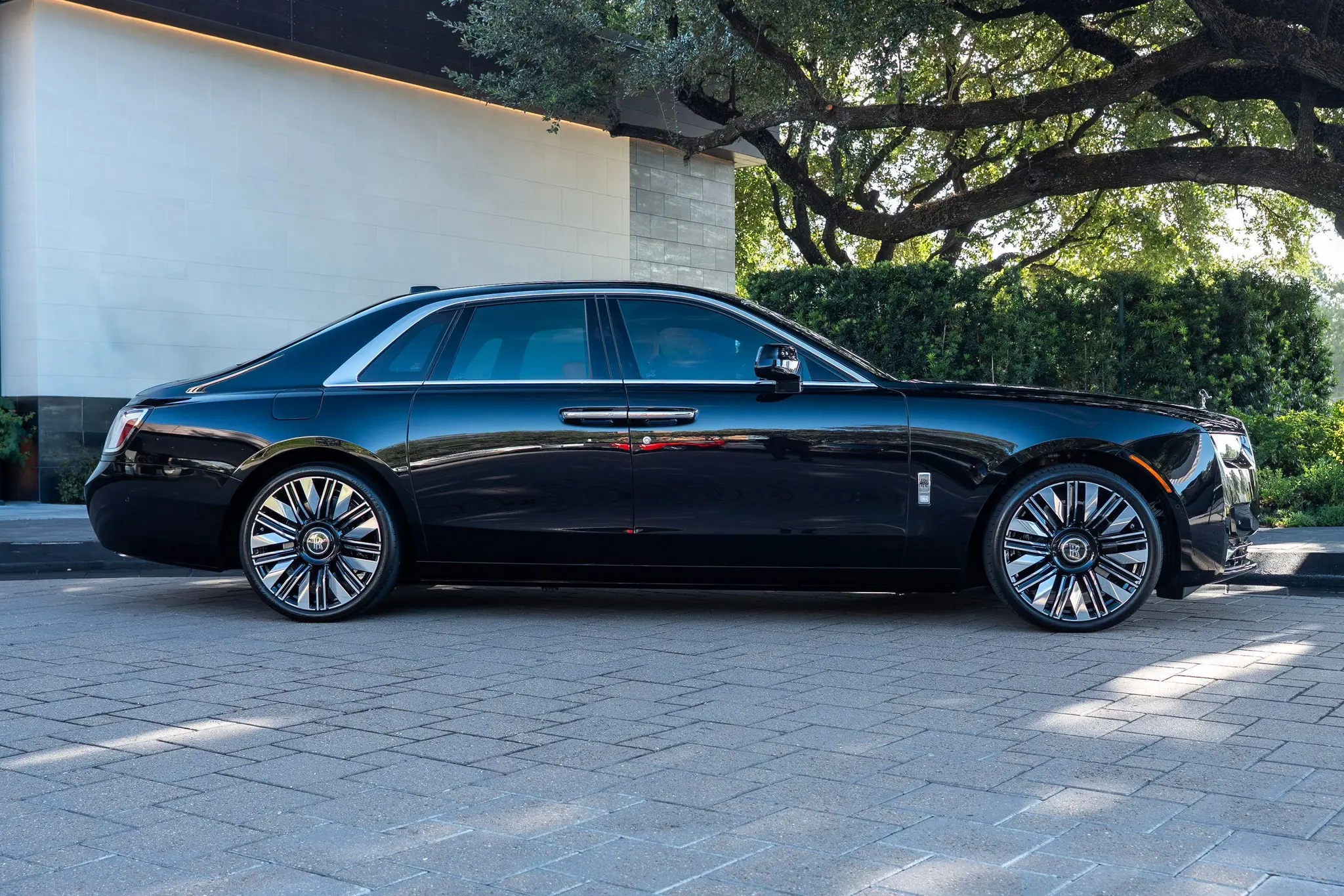 2027 Rolls-Royce Ghost Base photo 5