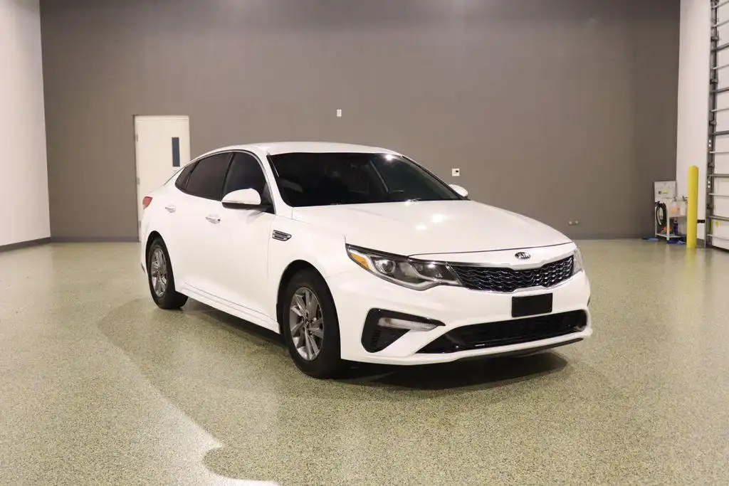 2019 Kia Optima LX Auto's photo