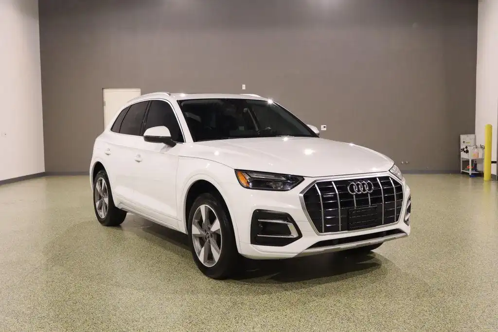 2024 Audi Q5 40 Premium's photo