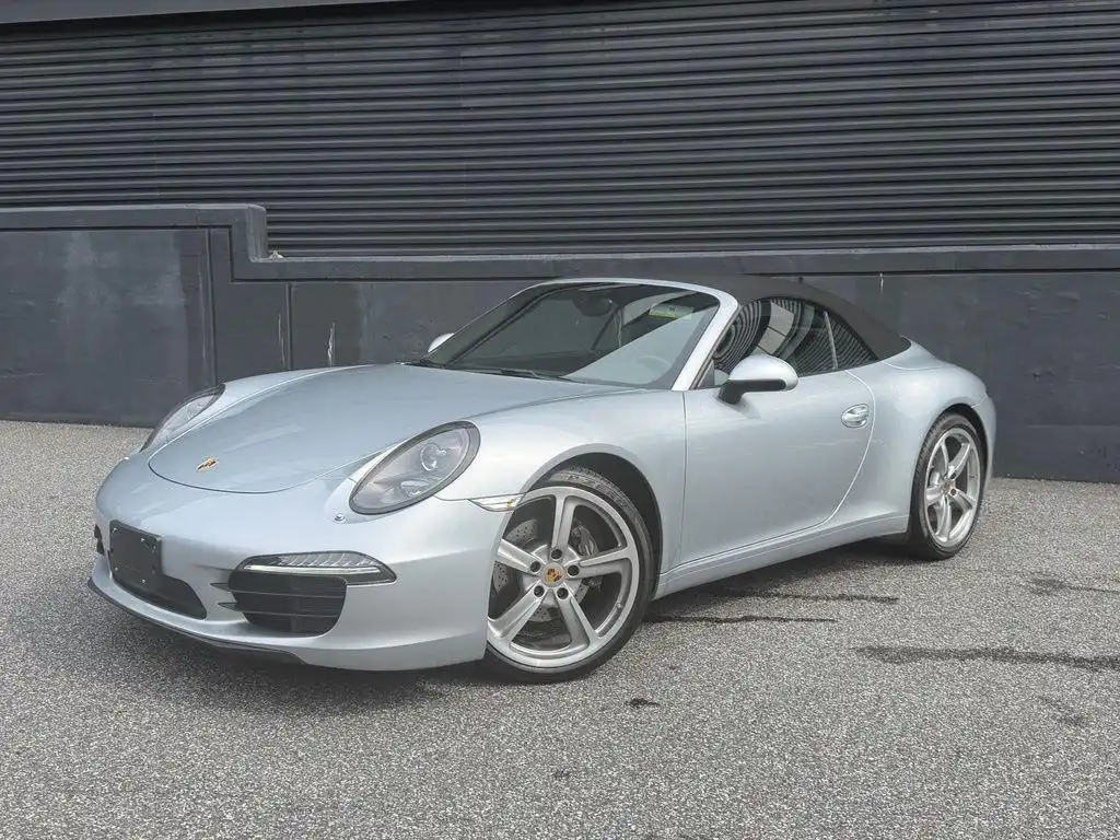 2014 Porsche 911 Carrera 4 Cabriolet's photo