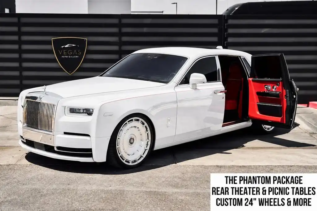 2021 Rolls-Royce Phantom Base's photo