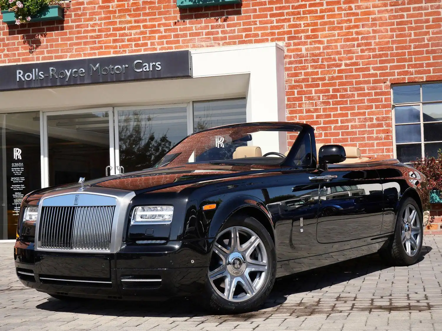 2013 Rolls-Royce Phantom Drophead Coupe's photo