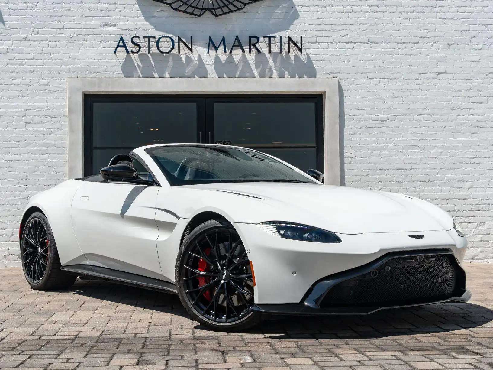 2023 Aston Martin Vantage 4.0 V8 Roadster's photo