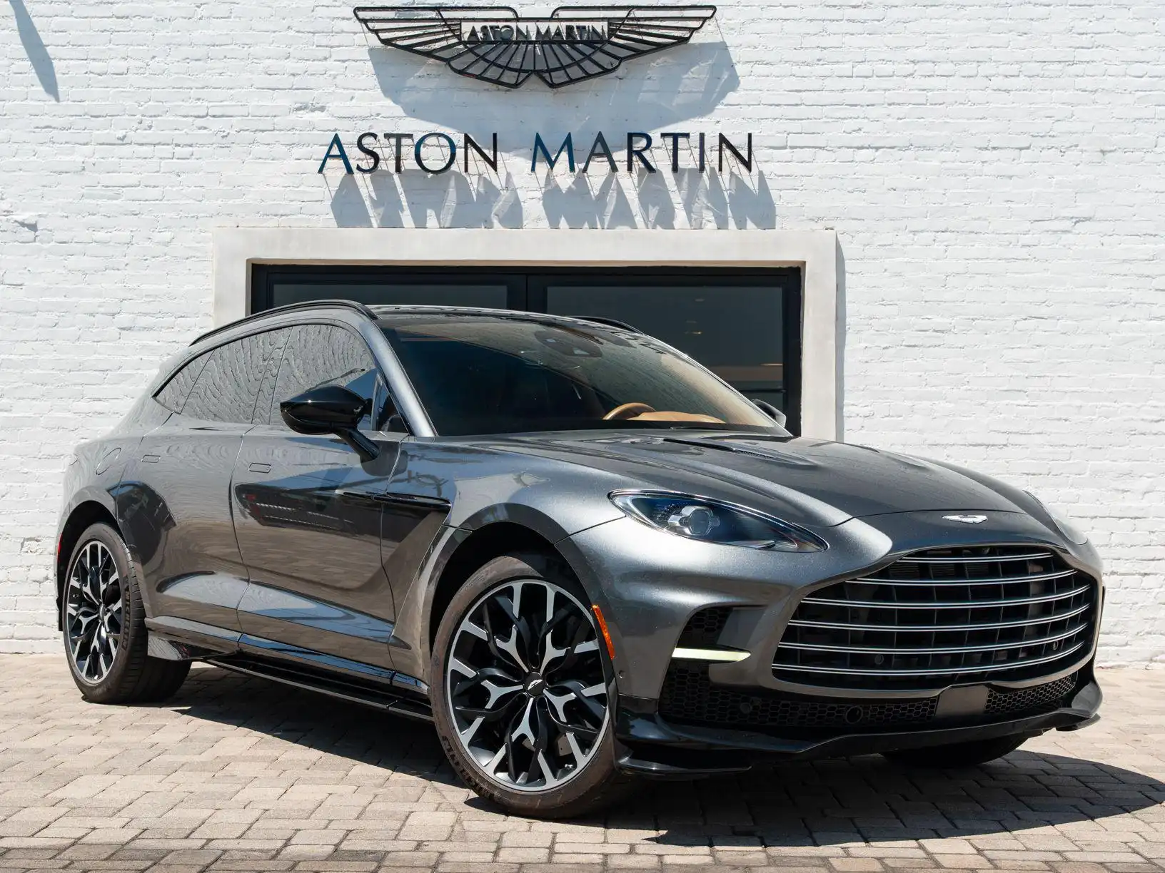 2023 Aston Martin DBX 4.0 V8 707 AWD's photo