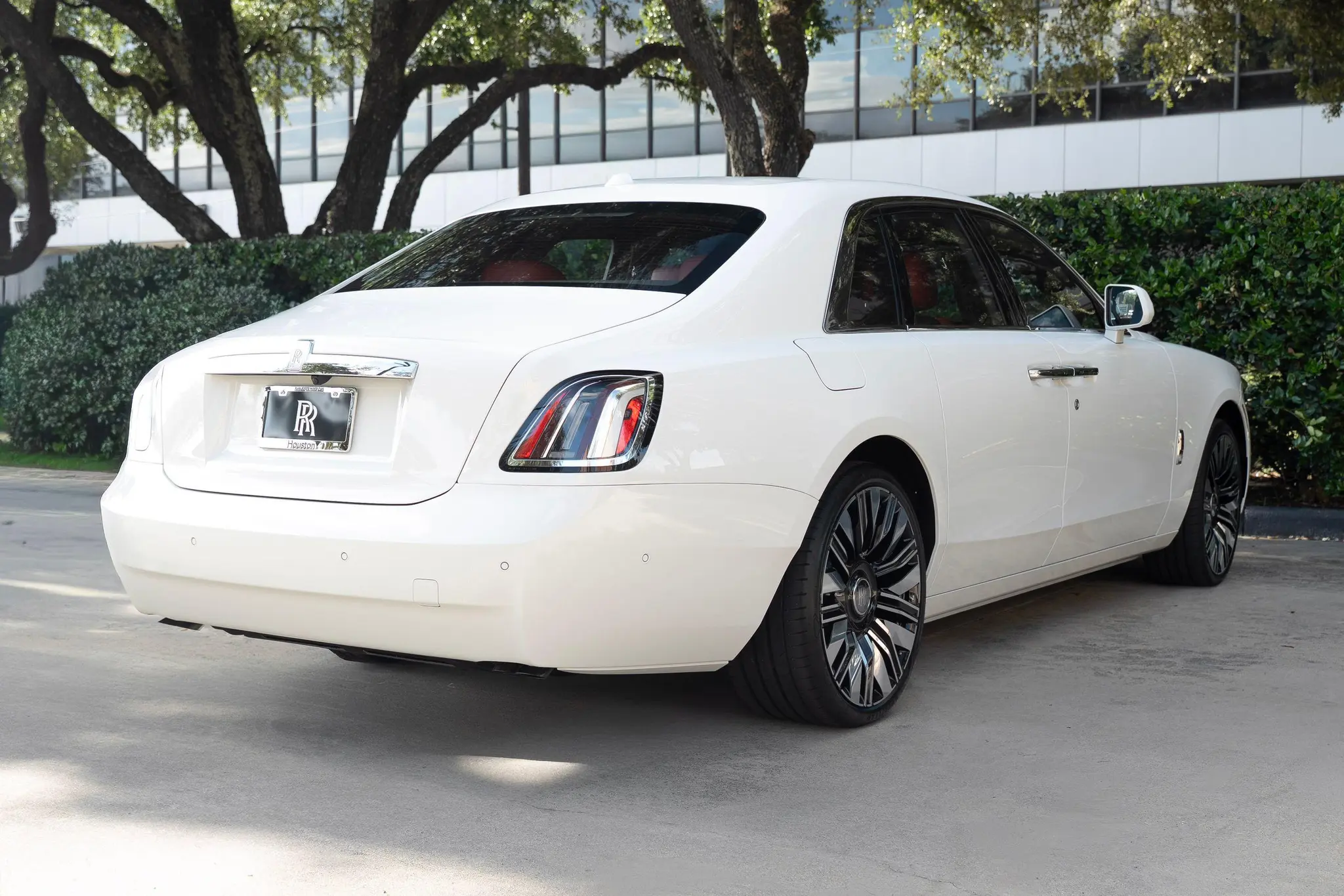 2027 Rolls-Royce Ghost Base photo 3