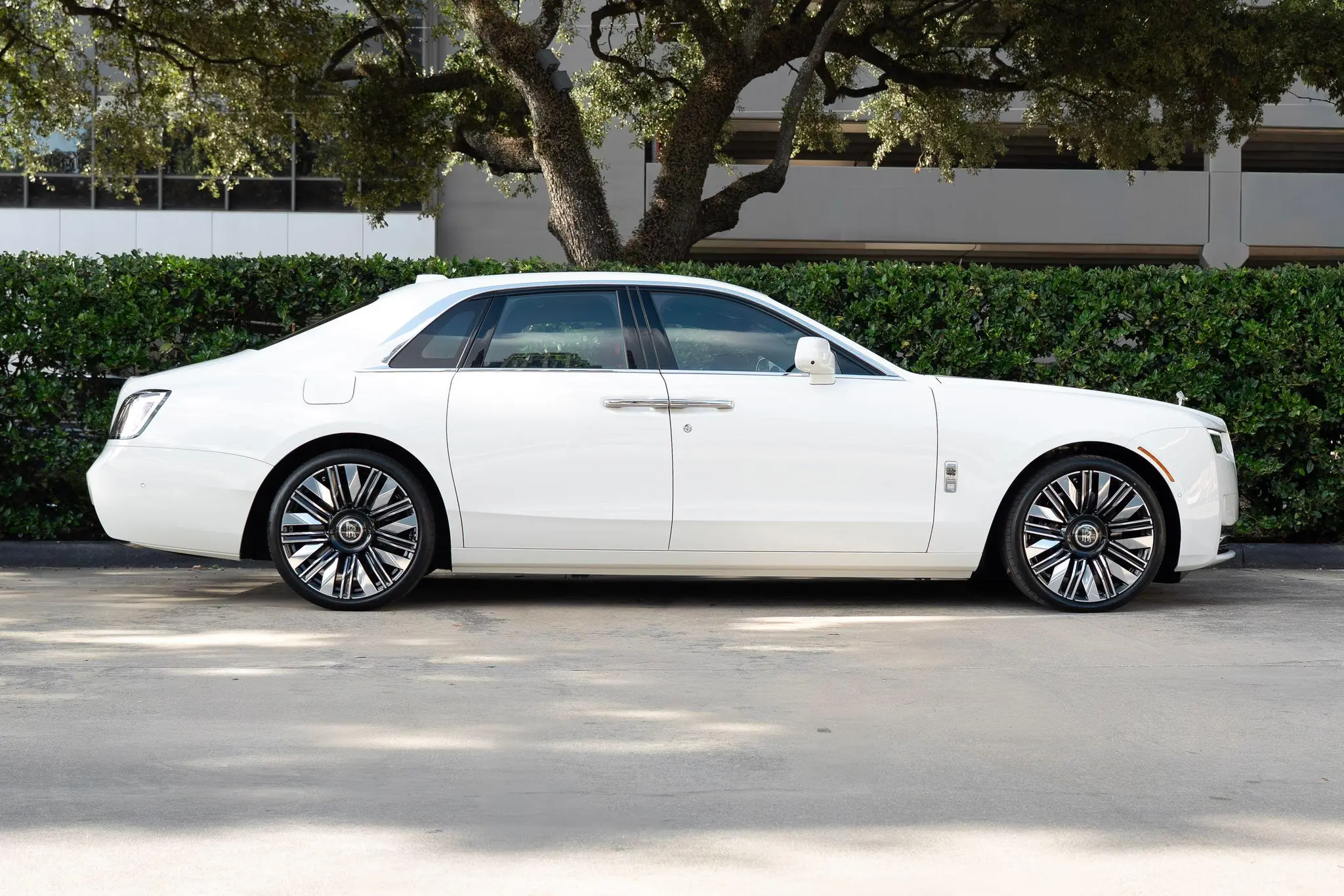 2027 Rolls-Royce Ghost Base photo 5