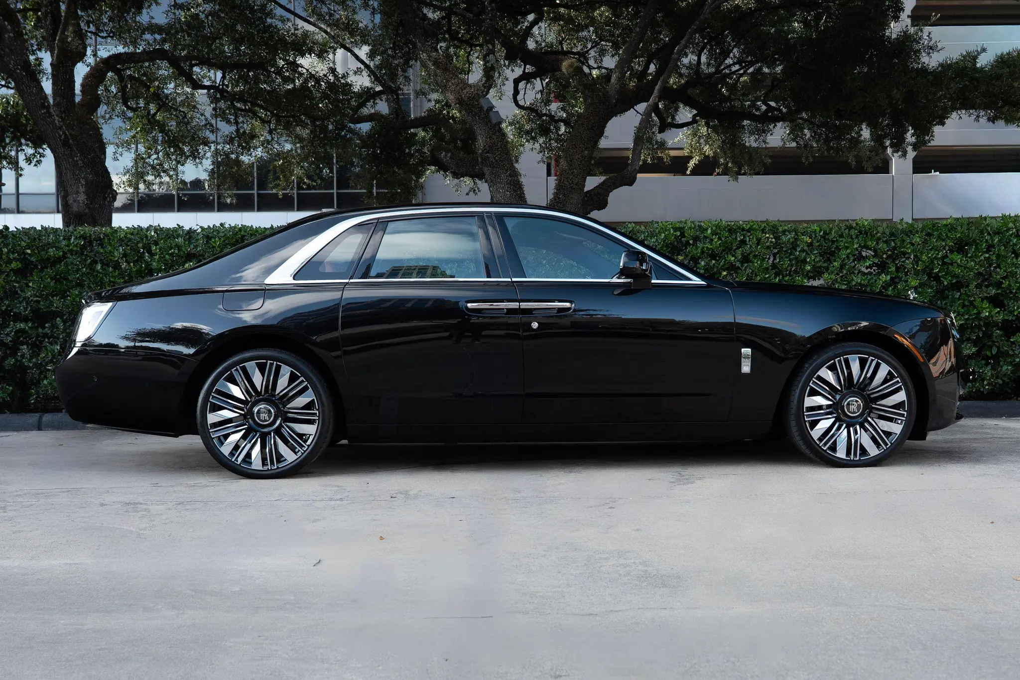 2027 Rolls-Royce Ghost Ghost photo 5