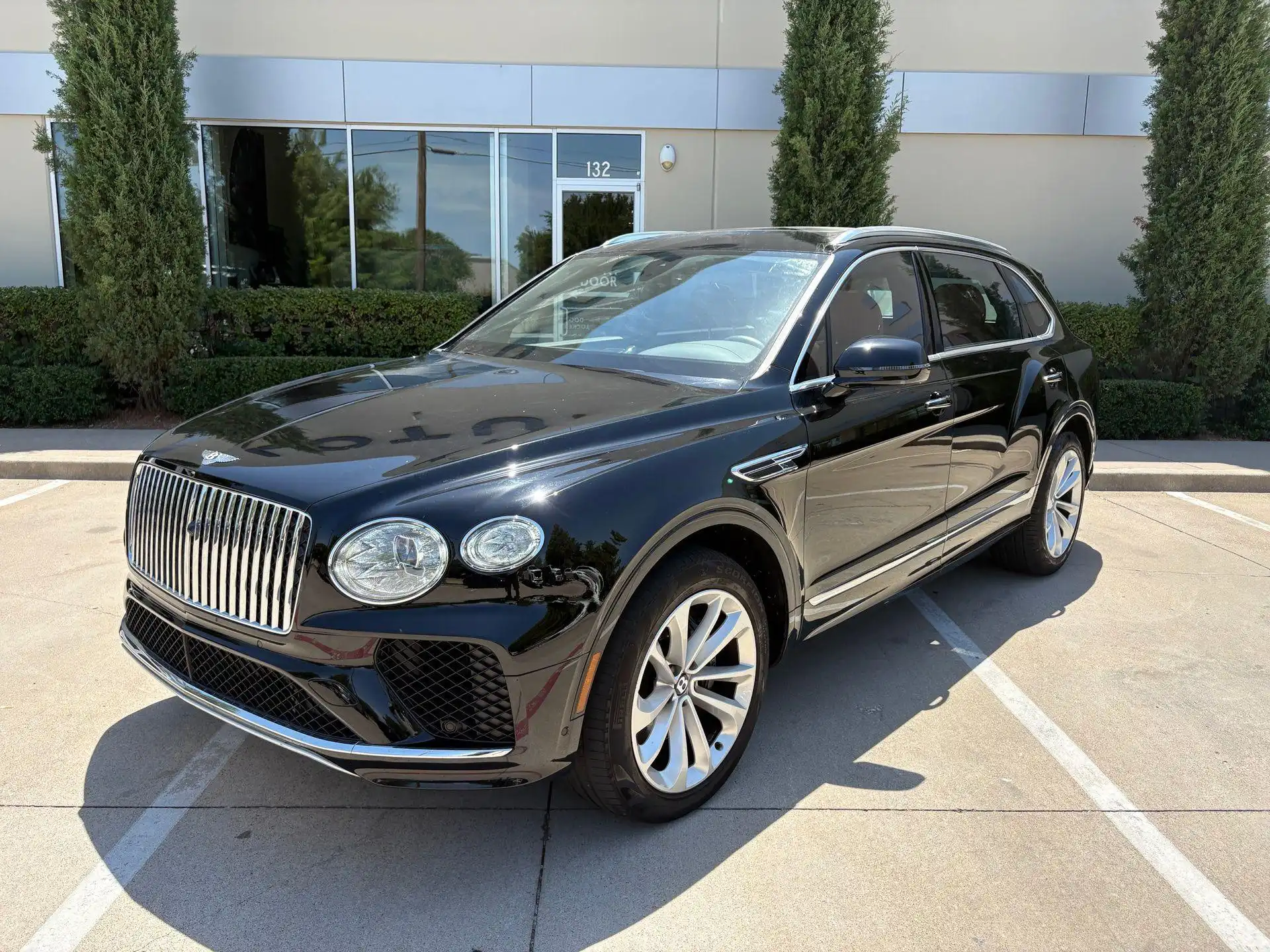 2023 Bentley Bentayga EWB Azure's photo