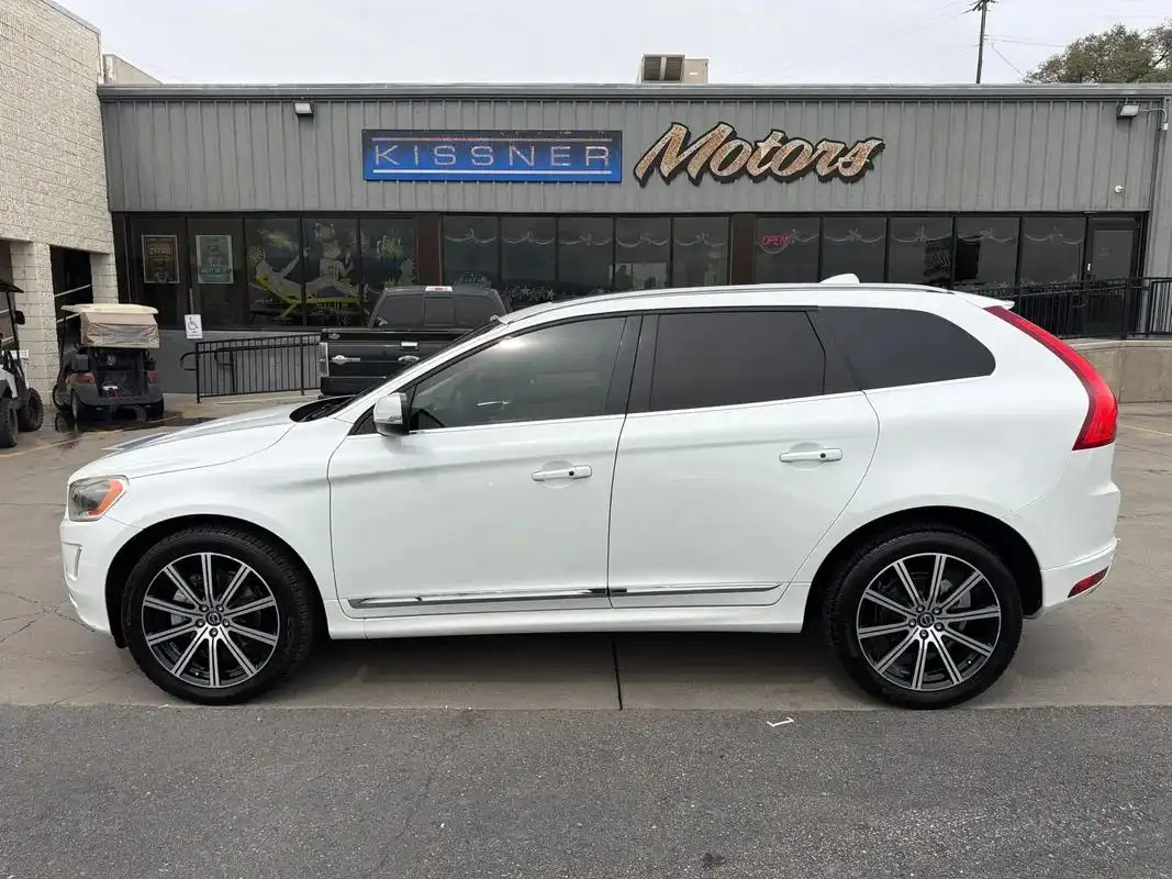 2017 Volvo XC60 T6 AWD Inscription's photo