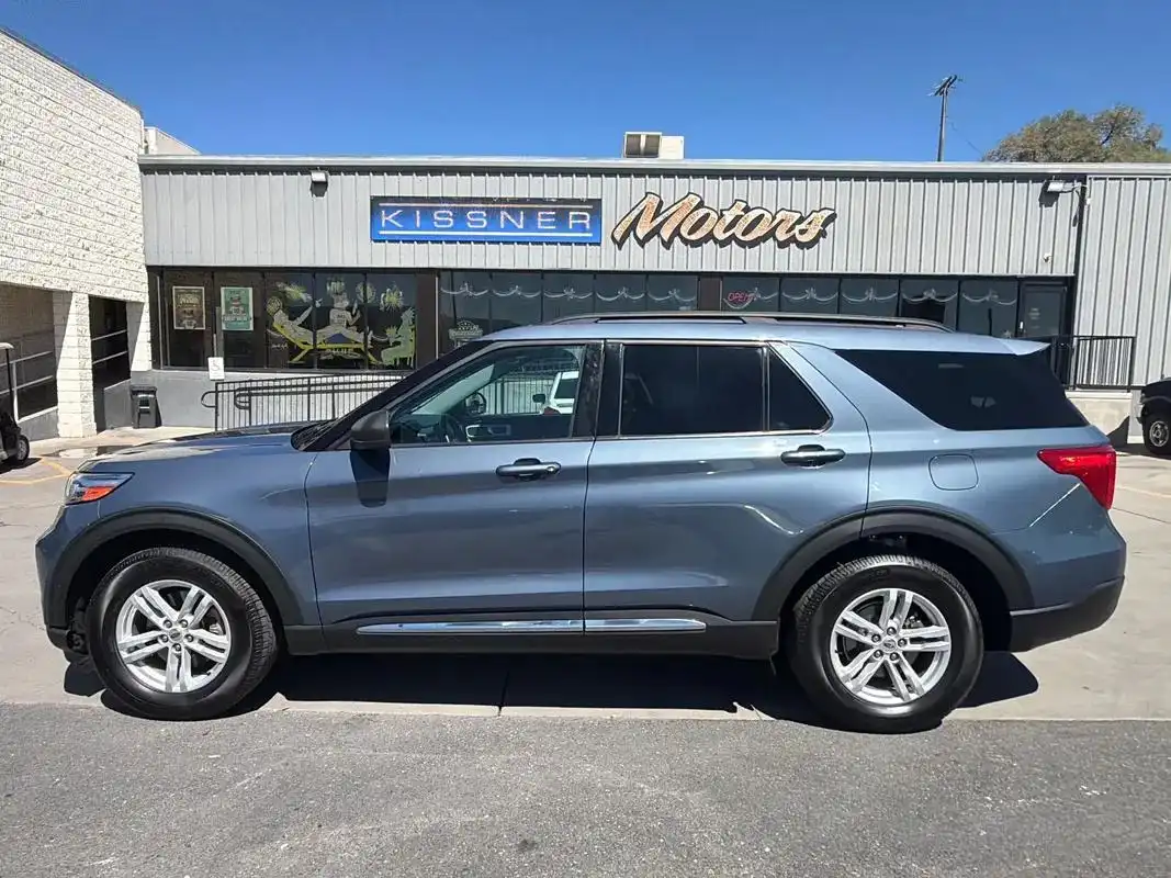 2021 Ford Explorer XLT 4WD's photo