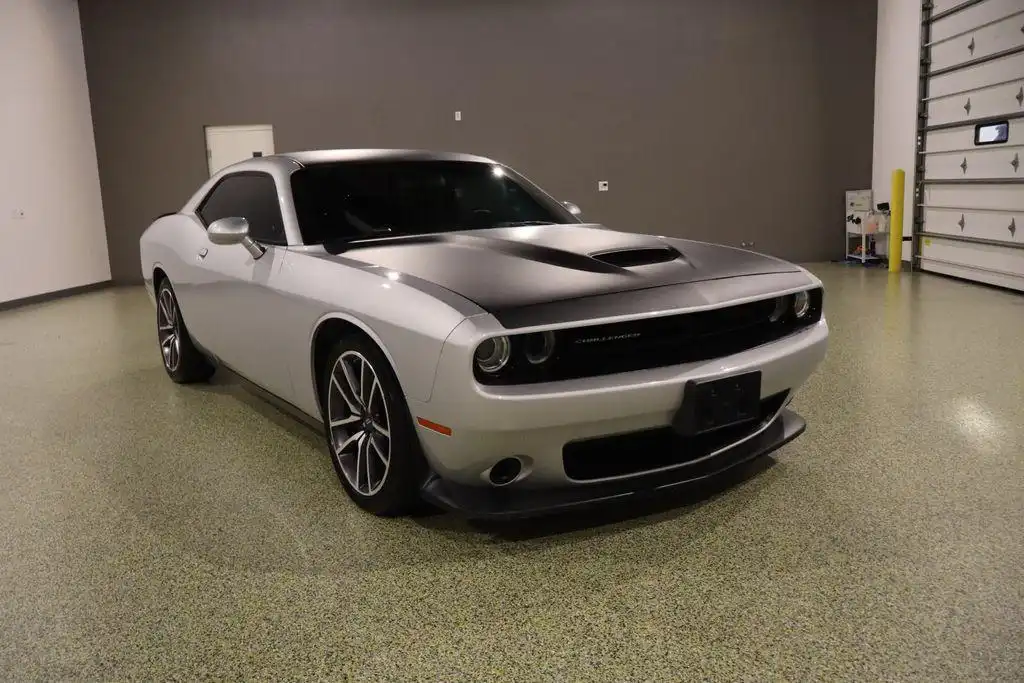 2023 Dodge Challenger R/T's photo