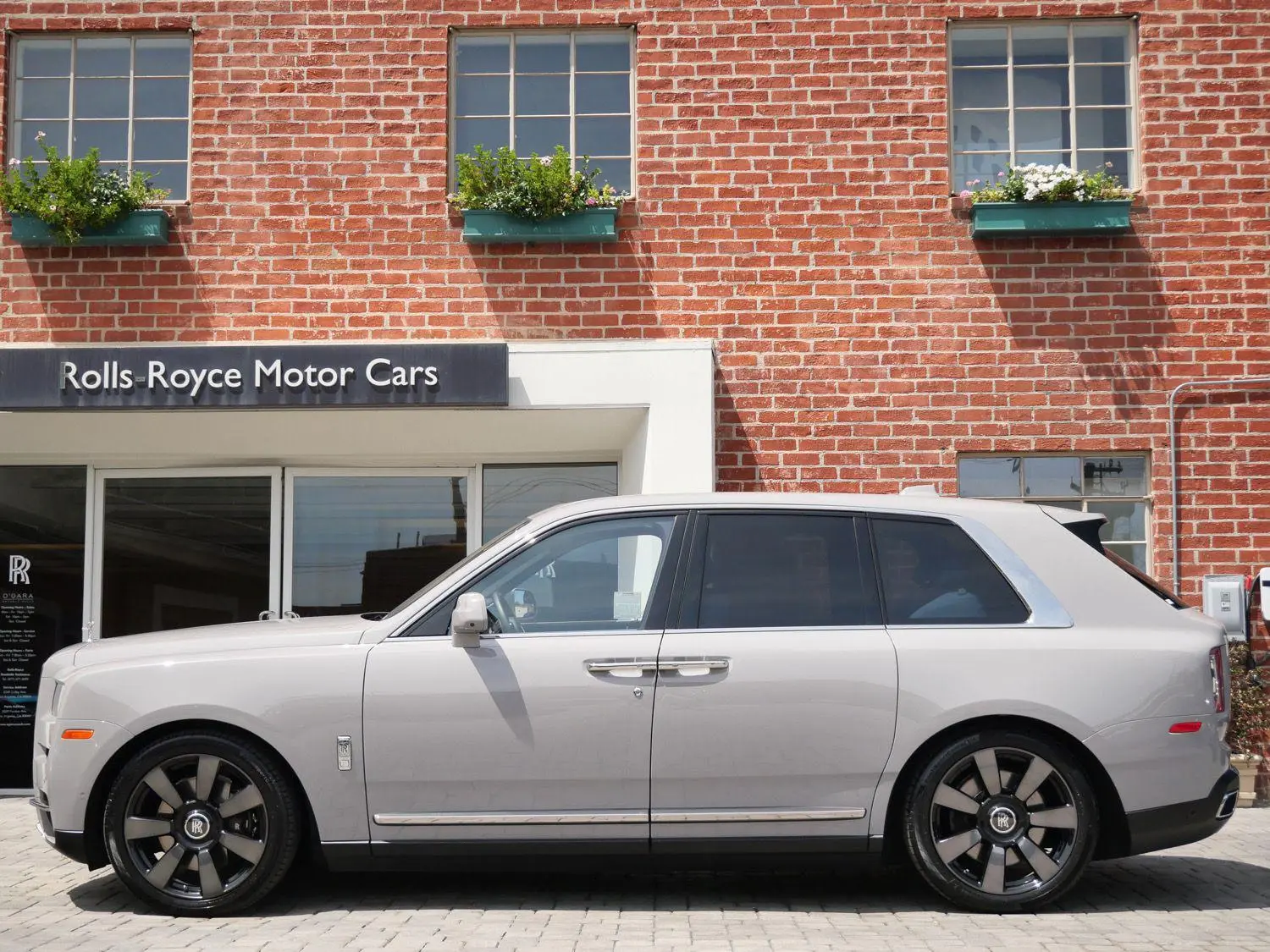 2024 Rolls-Royce Cullinan Base photo 3