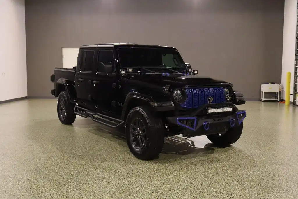 2024 Jeep Gladiator Sport S's photo