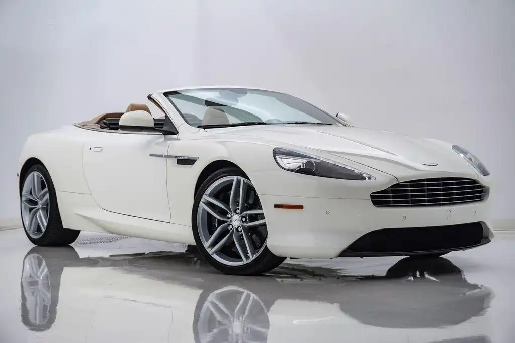 2016 Aston Martin DB9 GT Volante Touchtronic's photo