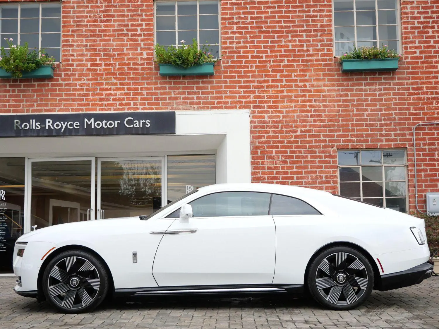 2024 Rolls-Royce Spectre Base photo 3