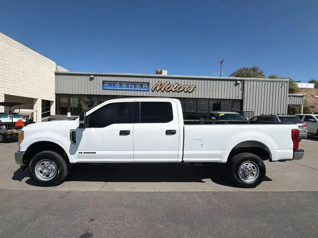 2017 Ford F-350 XLT 4WD Crew Cab SRW 6-1/2' Box's photo