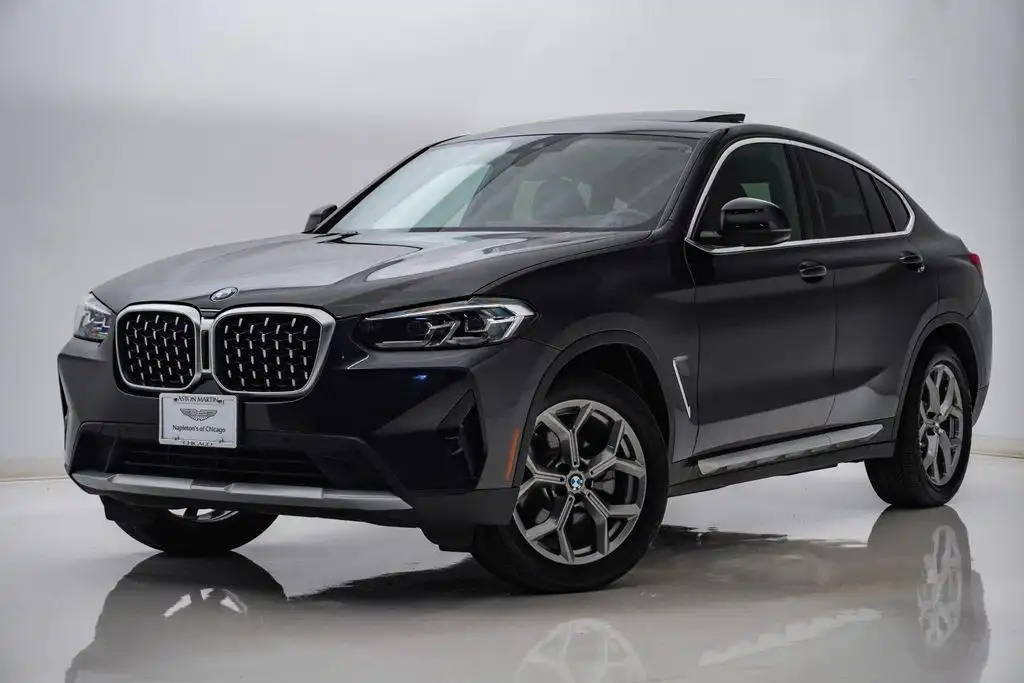 2023 BMW X4 xDrive30i's photo