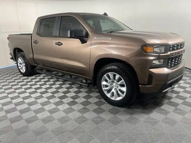 2019 Chevrolet Silverado 1500 Custom Crew Cab Short Box's photo