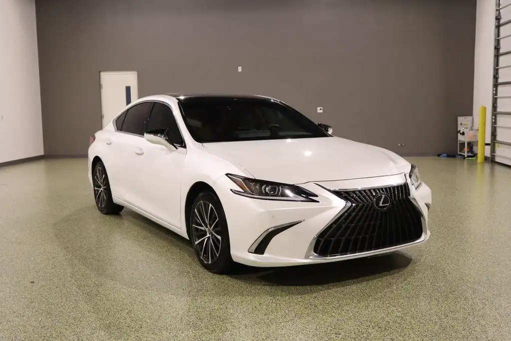 2025 Lexus ES 350 350's photo