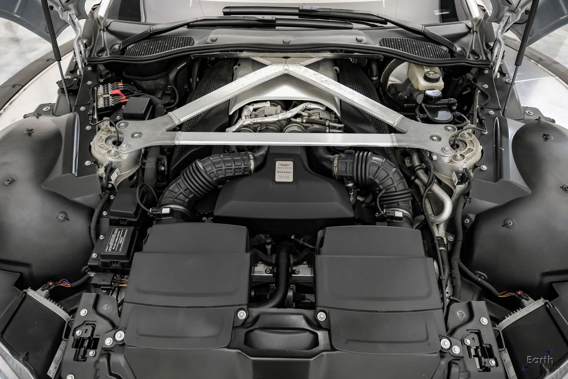 2020 Aston Martin Vantage 4.0 V8 photo 4