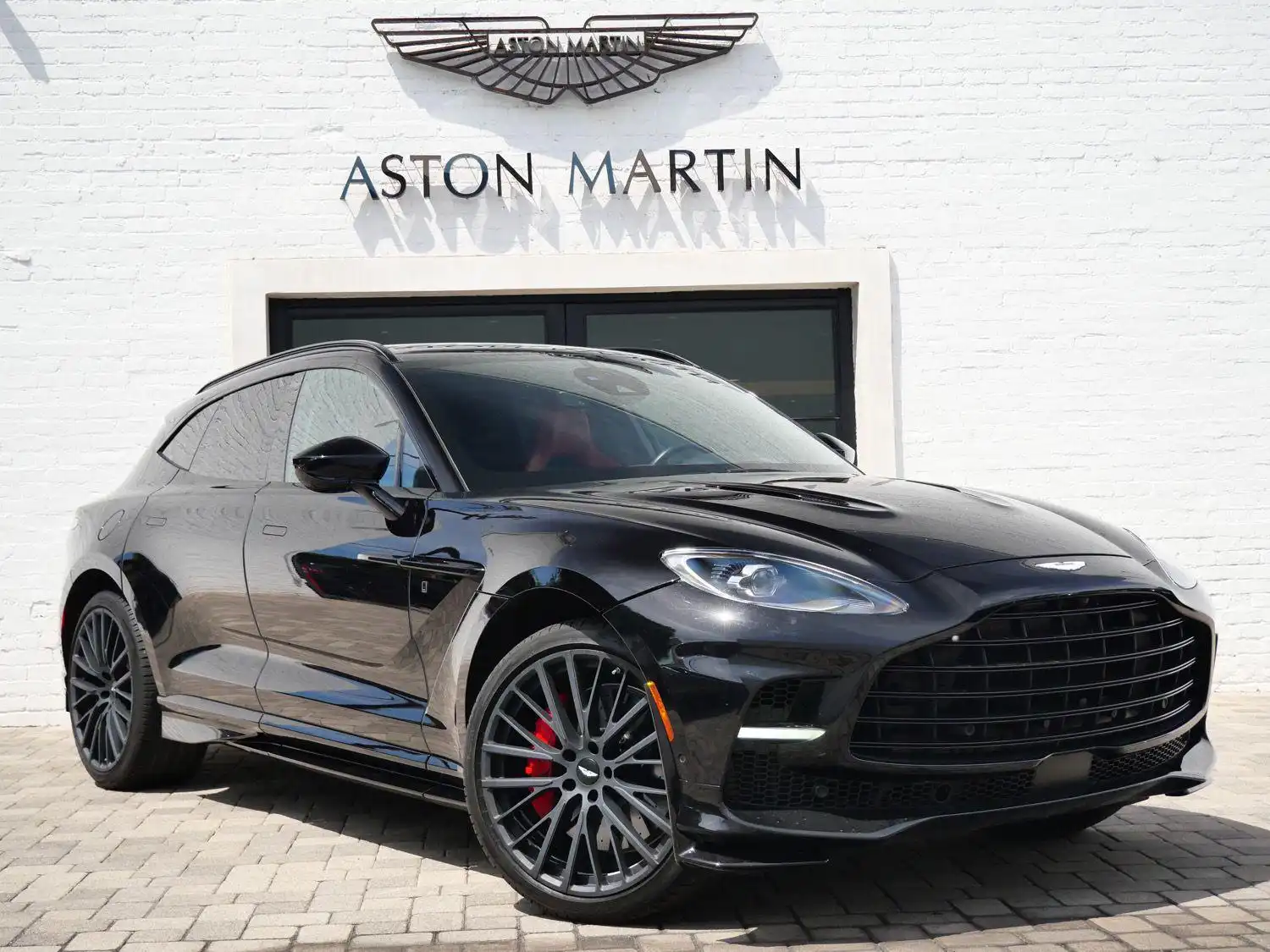 2024 Aston Martin DBX 4.0 V8 707 AWD's photo