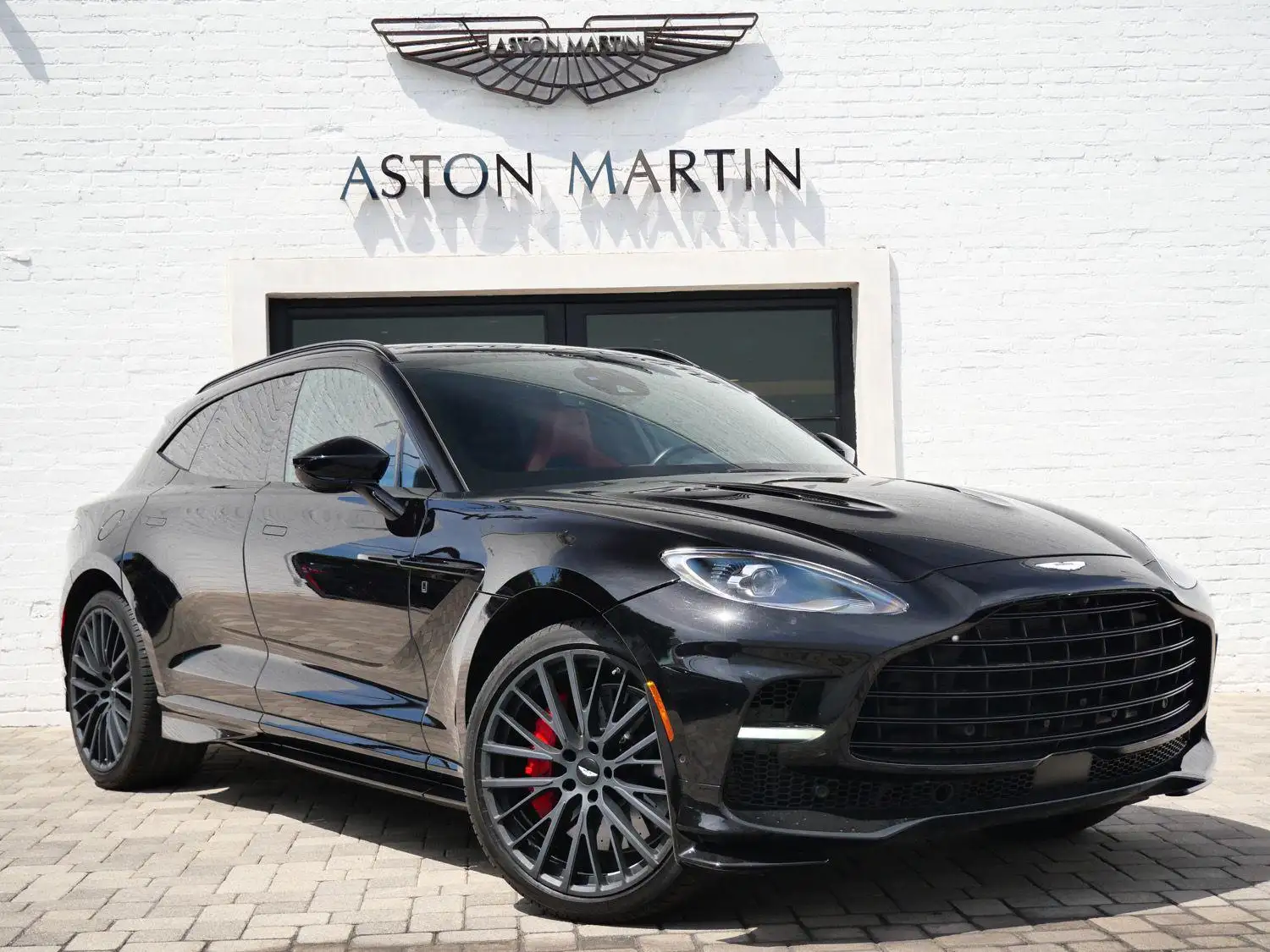2024 Aston Martin DBX 4.0 V8 707 AWD's photo