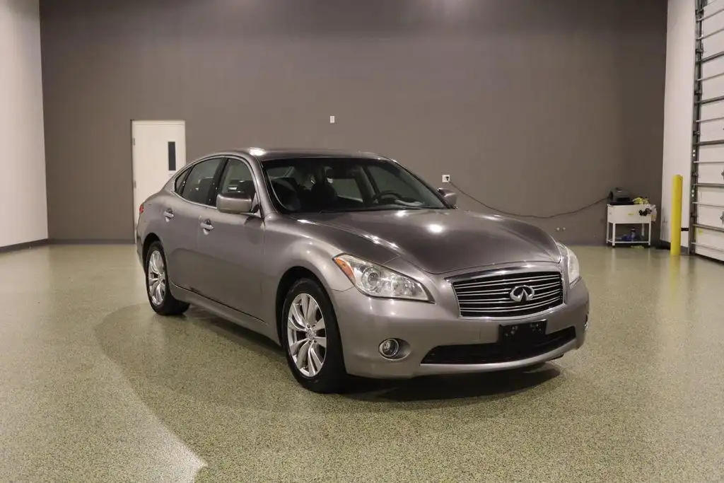 2013 INFINITI M 37's photo