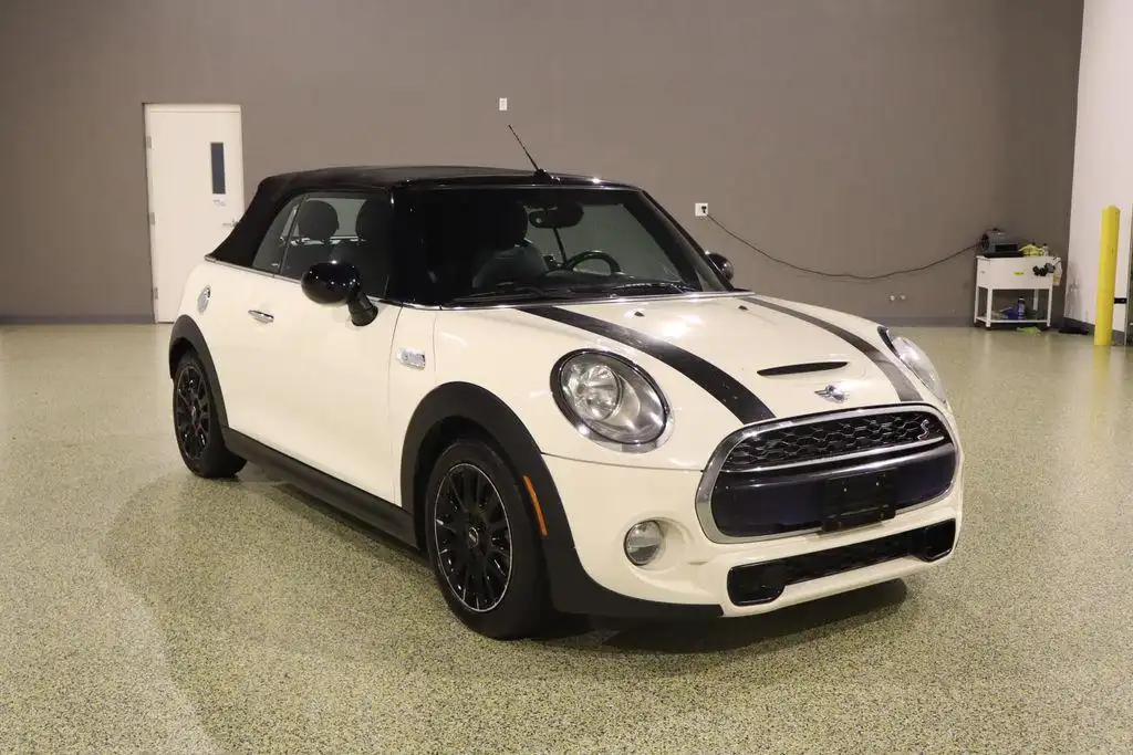2017 MINI Cooper S Convertible's photo