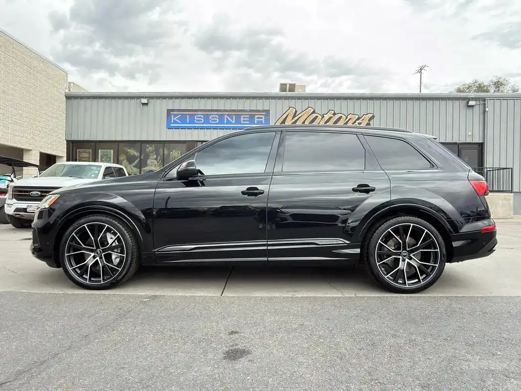 2023 Audi Q7 55 Prestige quattro Tiptronic's photo