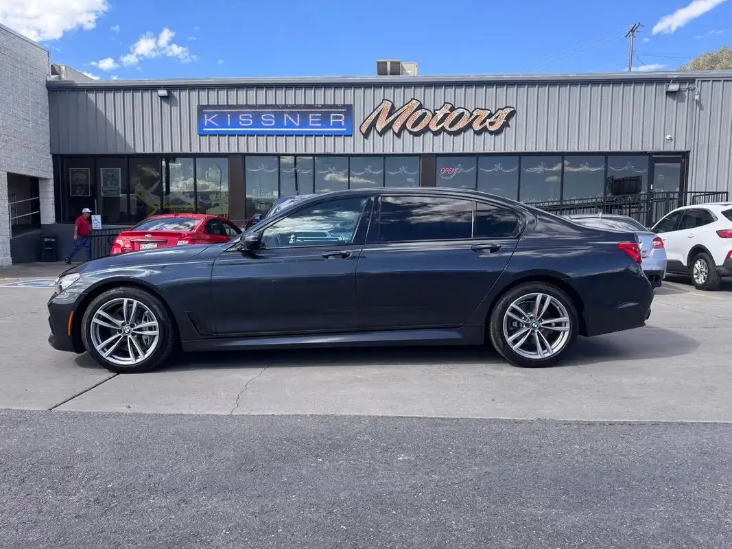 2019 BMW 7 Series 740i Sedan's photo