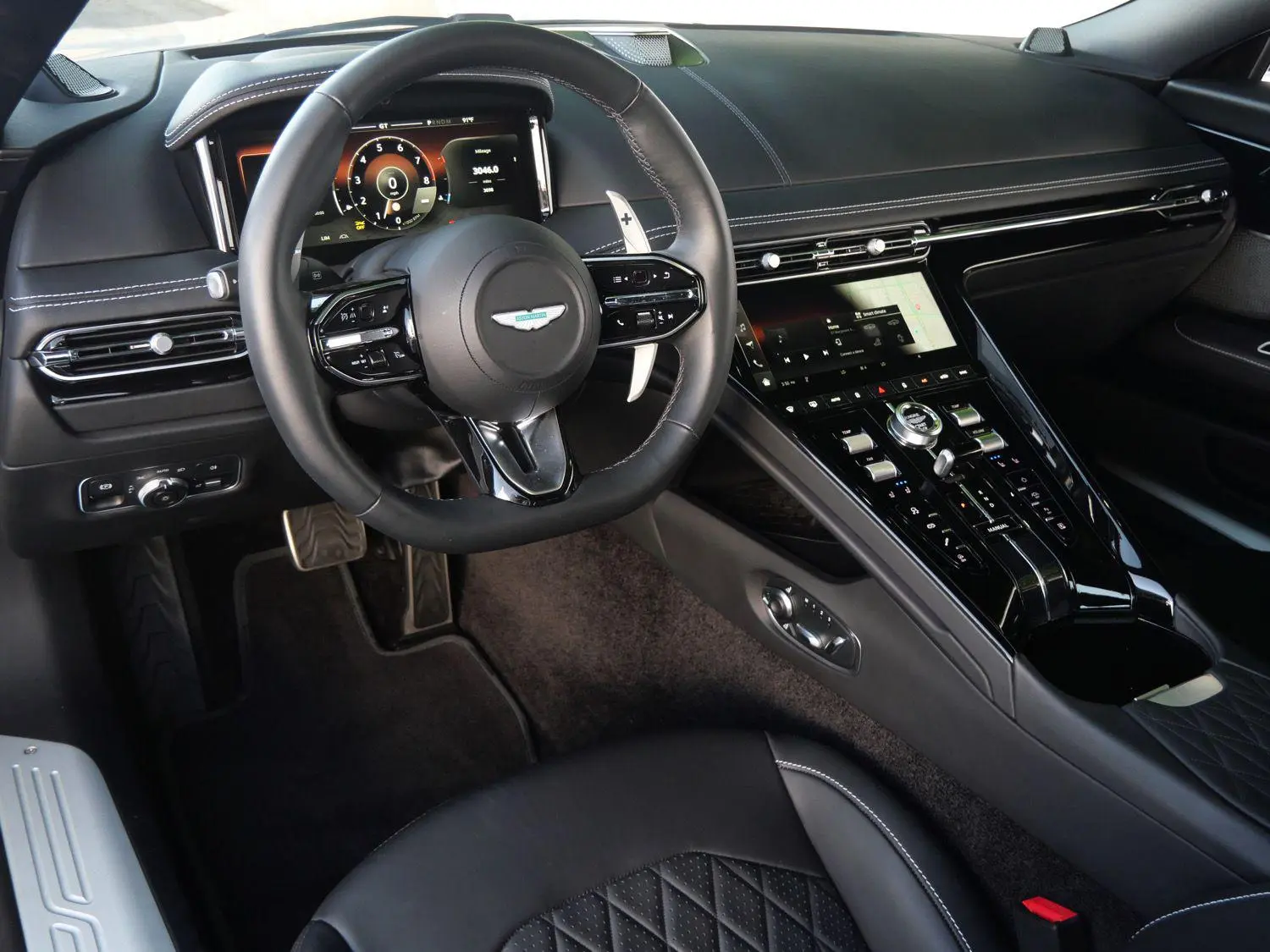 2024 Aston Martin DB12 Coupe photo 3