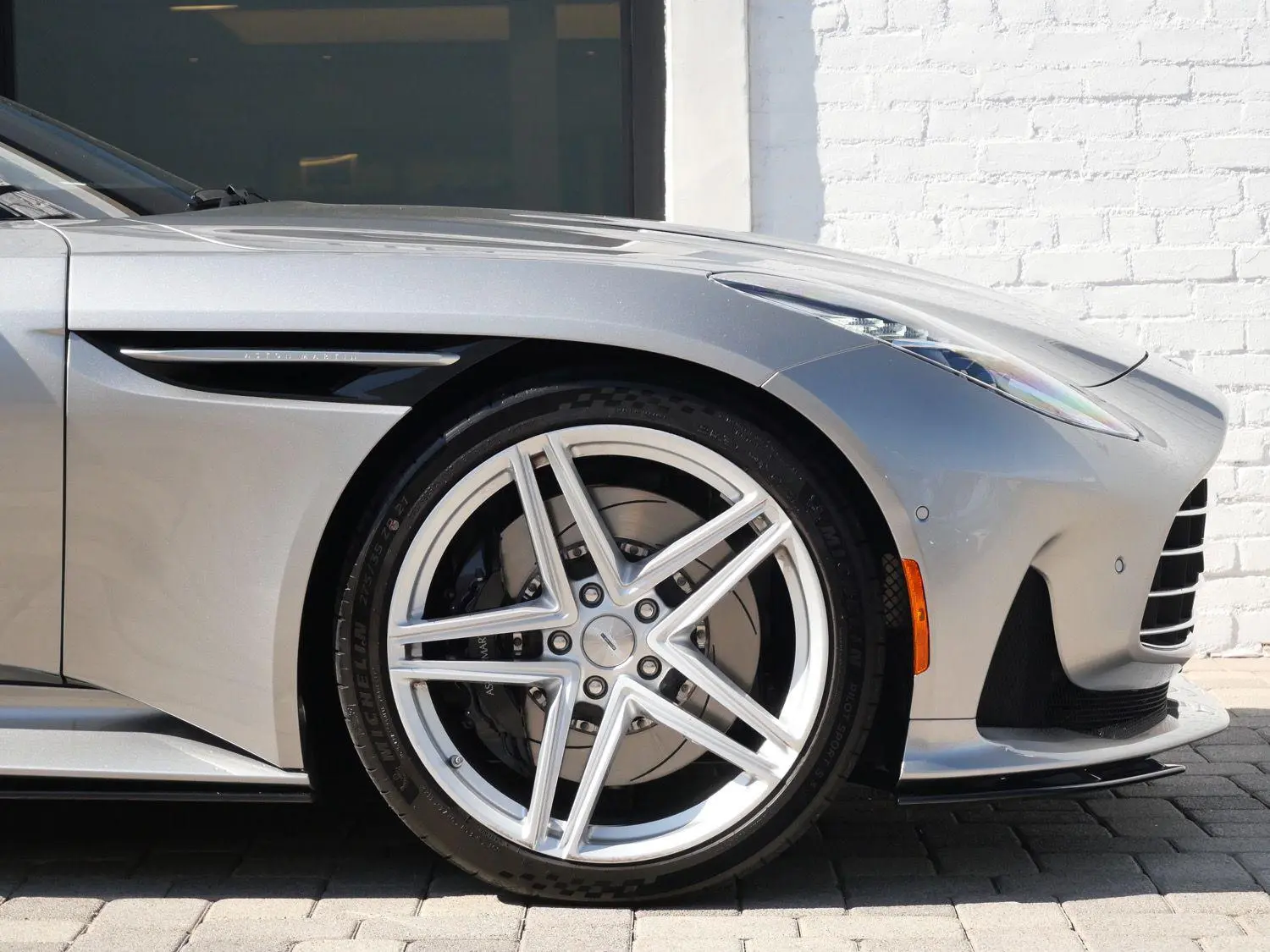 2024 Aston Martin DB12 Coupe photo 4
