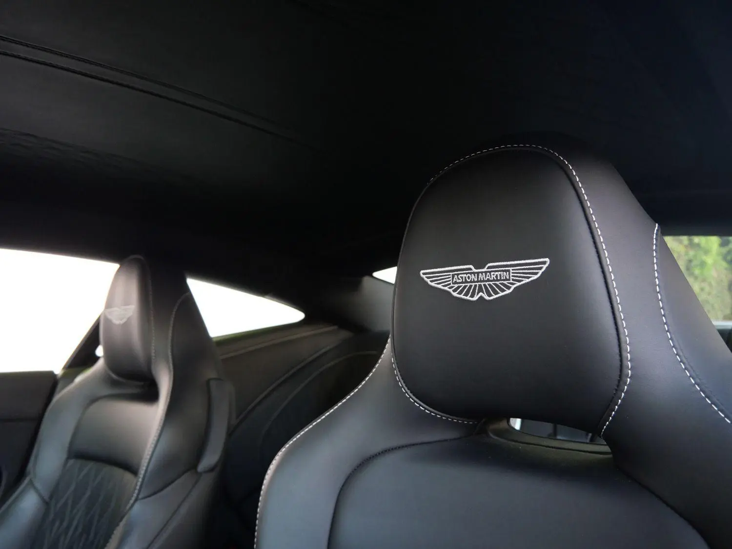 2024 Aston Martin DB12 Coupe photo 5