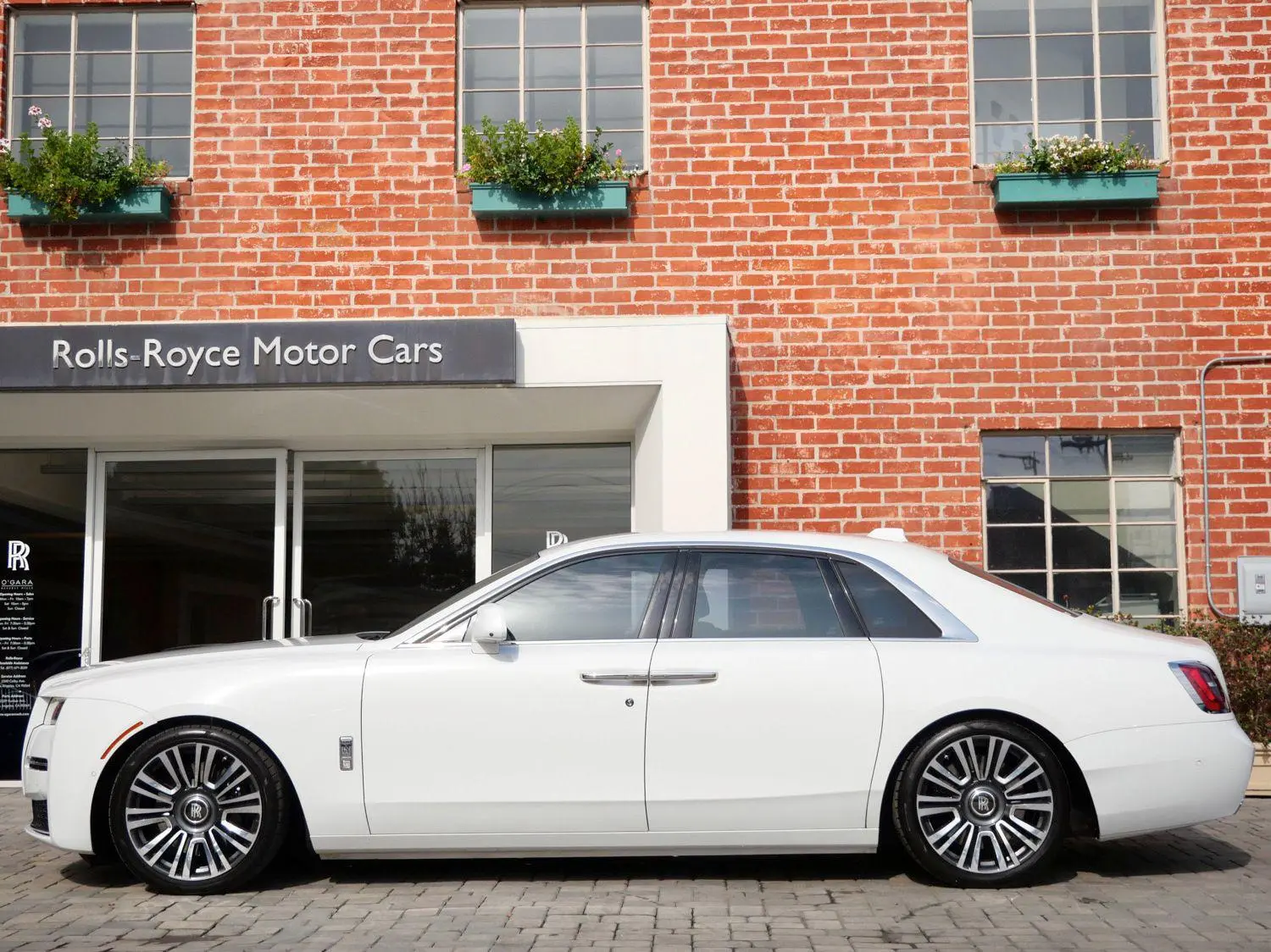 2021 Rolls-Royce Ghost Base photo 3