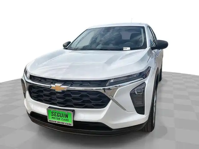 2024 Chevrolet Trax LS's photo