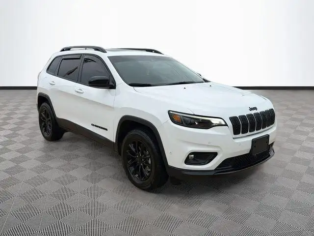 2023 Jeep Cherokee Altitude Lux 4WD's photo
