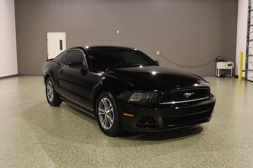 2014 Ford Mustang V6 Premium's photo