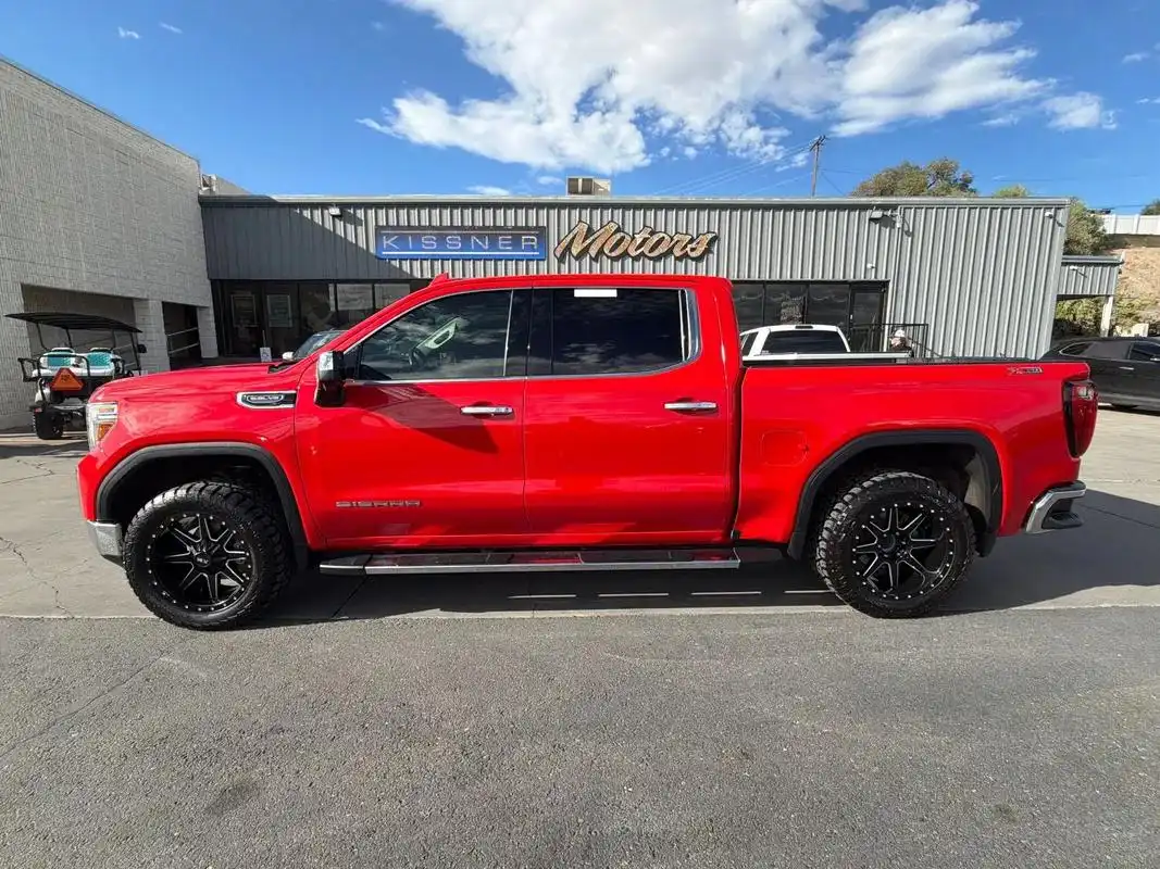 2019 GMC Sierra SLT 4WD Crew Cab Short Box's photo